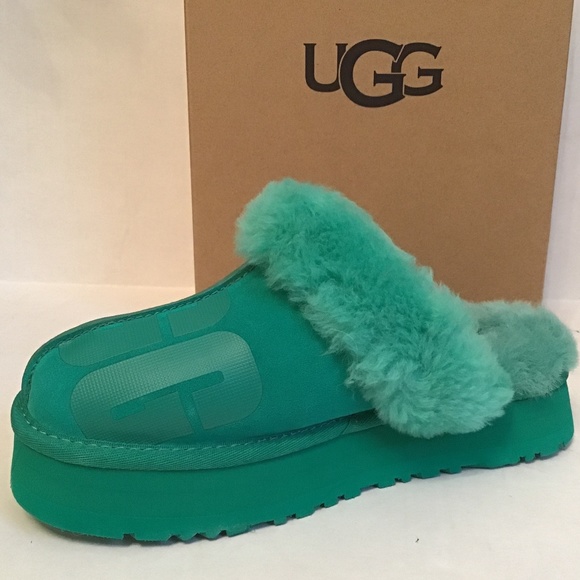 UGG Shoes - 🔥🔥UGG Outside Inside Suede & Shearling Platform Slippers Size 7